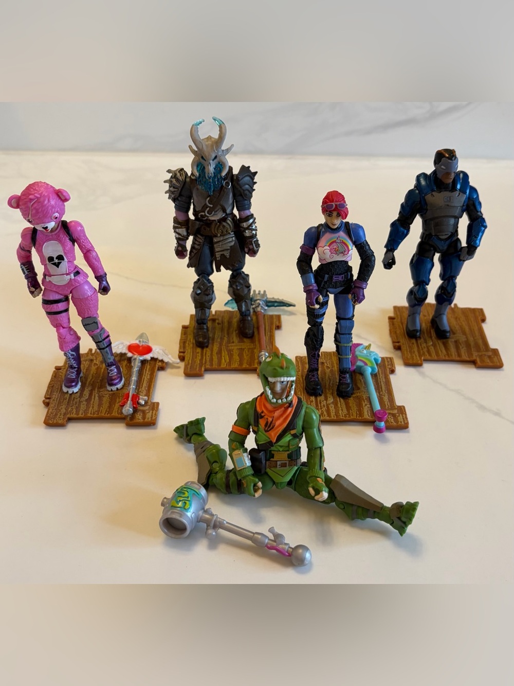 Fortnite Green Raptor Action Figure with Orange Scarf - Kids Toy